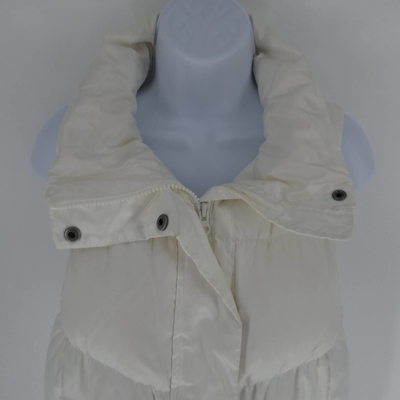 Gap | Women's Down Puffer Vest, White, M. - Picture 9 of 12